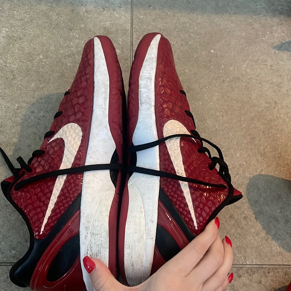 Nike tennis shoes